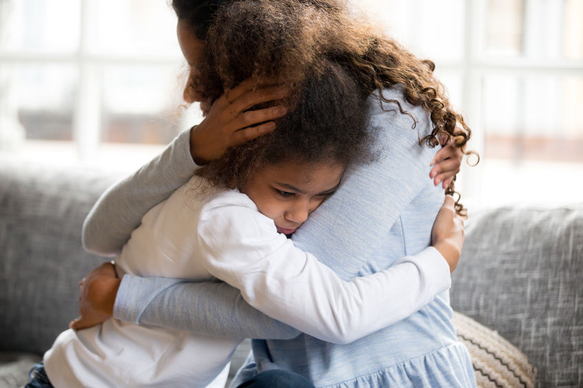 Helping your child deal with common fears (from babies to teens)